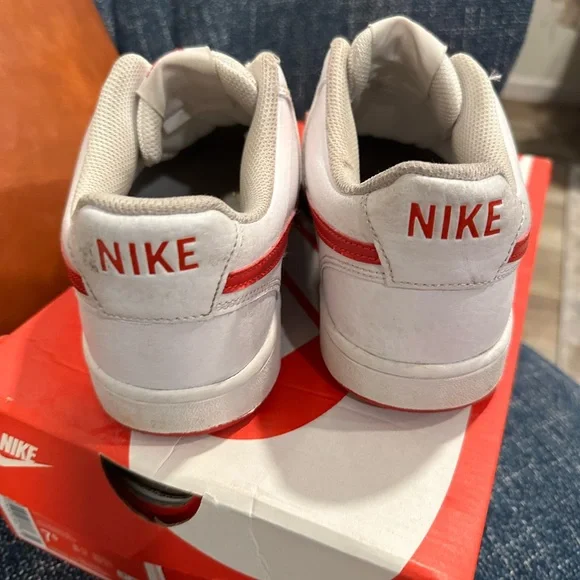 Nike Court Vision Low Mens Shoes Size 7.5 White Red - Picture 3 of 6